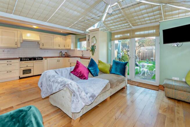 8629729-interior01-800.jpg