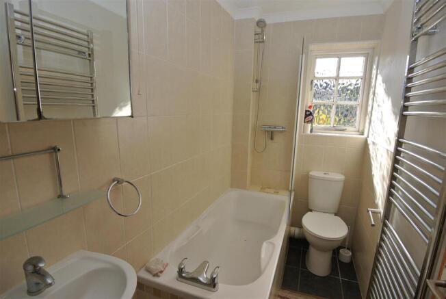 Bathroom.JPG