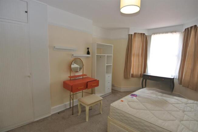 Bedroom 1.JPG
