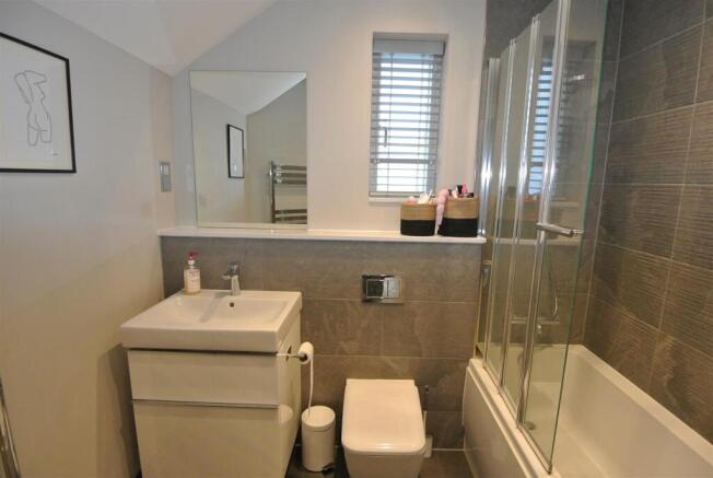 Bathroom.JPG