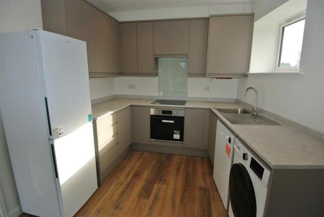 Flat 1 Kitchen area.JPG