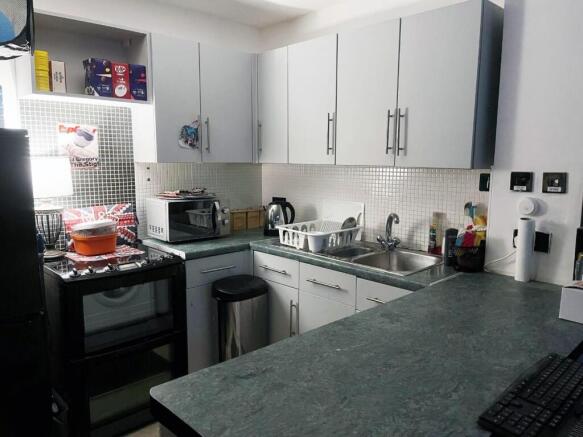 kitchen 2 copy.jpg