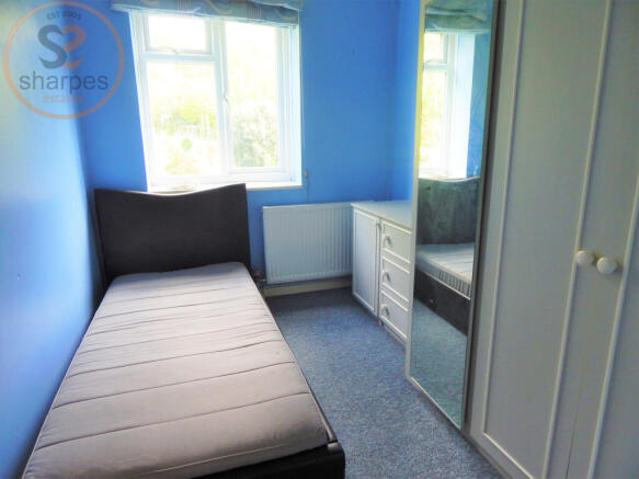 2. Single Bedroom.JPG