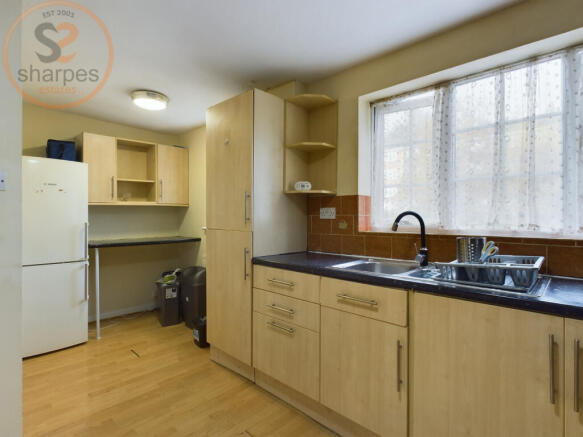 CAM03524G0-PR0054-STILL010