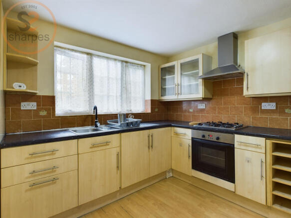 CAM03524G0-PR0054-STILL009