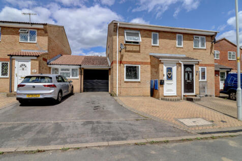 Neale Close, High Wycombe, Buckinghamshire, HP12
