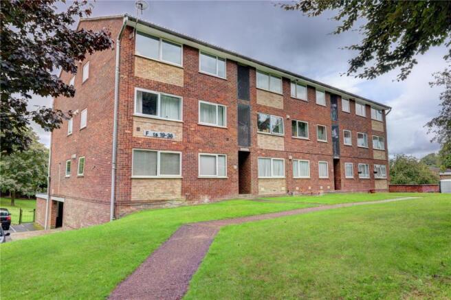 1 bedroom apartment for sale in Windsor Drive, High