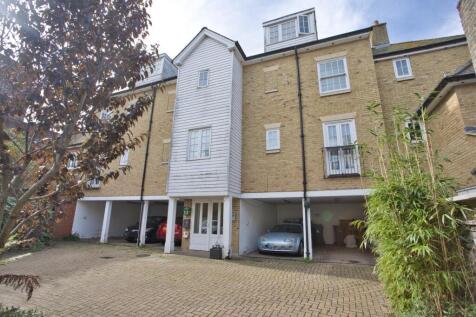 Queens Courtyard, Dover, CT17