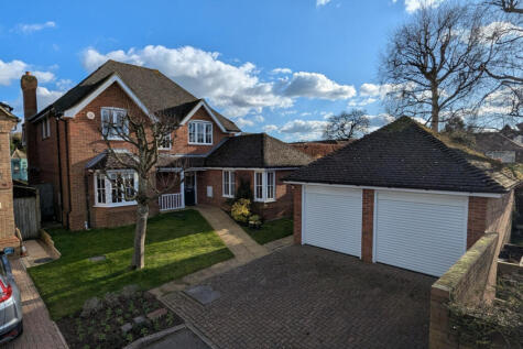 Meadowbank Close, Bovingdon Hemel Hempstead, HP3