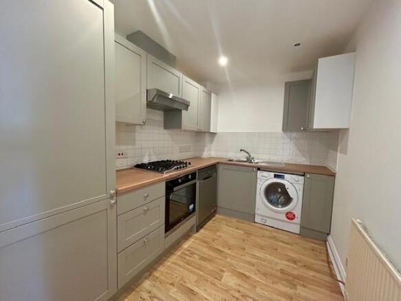 18 St Michaels Place kitchen.jpg
