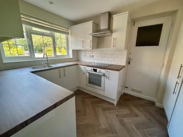 13 Cambrian Close kitchen.jpg