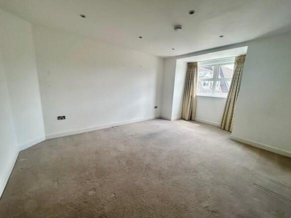 83 Elmhurst Court lounge.jpg