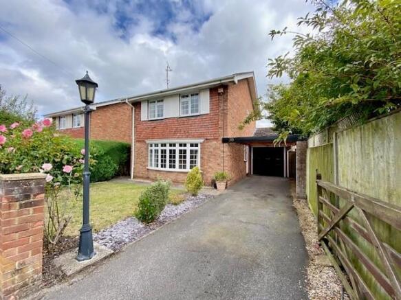 30 Kevins Grove front.jpg