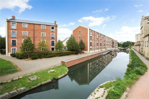 Stroud - 3 bedroom apartment for sale