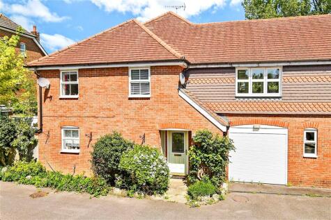 Crowhurst Crescent, Storrington, West Sussex