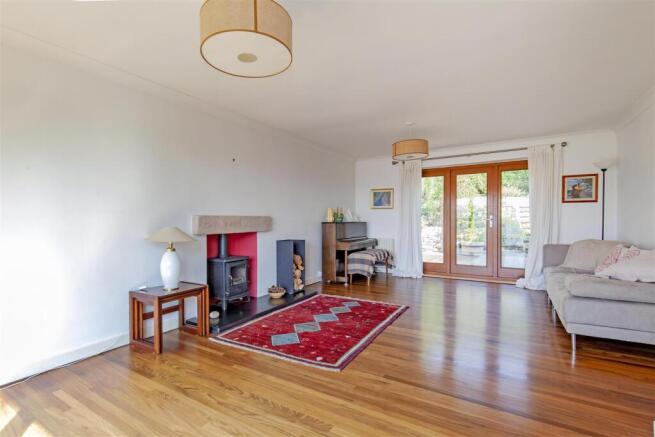 Reception Room-1.jpg