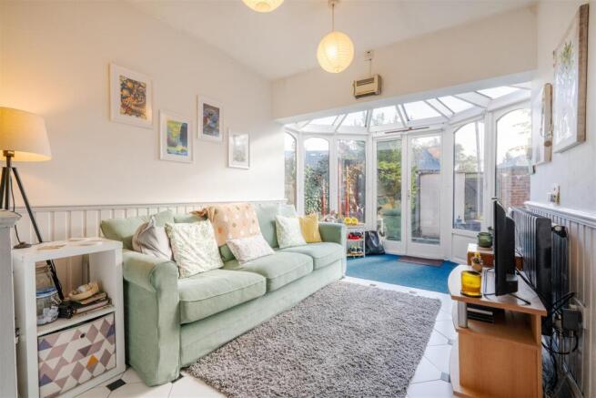 433A Glossop - Sitting area