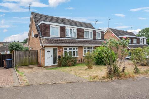 Broom Grove, Knebworth