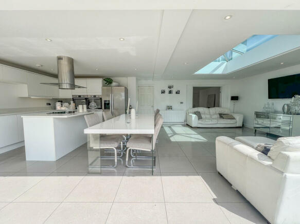 open plan kitch b...