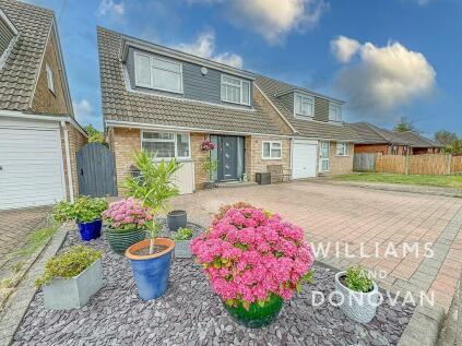 Rochford - 3 bedroom link detached house for sale