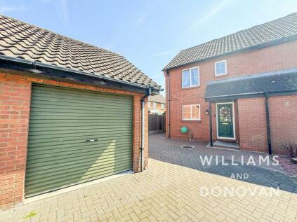Rayleigh - 3 bedroom semi-detached house for sale