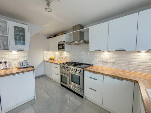 KITCHEN 2