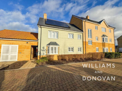 Henry Crescent, Rochford, SS4 1