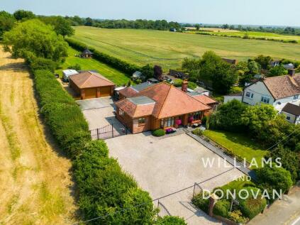 Rochford - 3 bedroom detached bungalow for sale