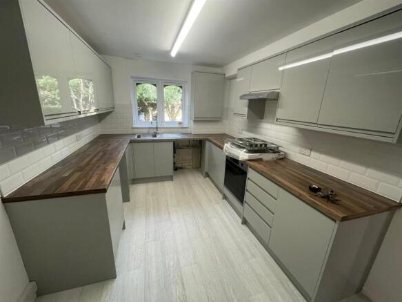 Kitchen 003.jpg