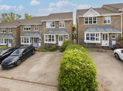 Pellings Farm Close, Crowborough