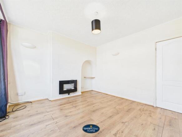 CAM01906G0-PR0436-STILL002.jpg