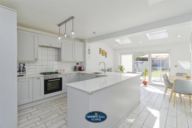 Kitchen 1.jpg