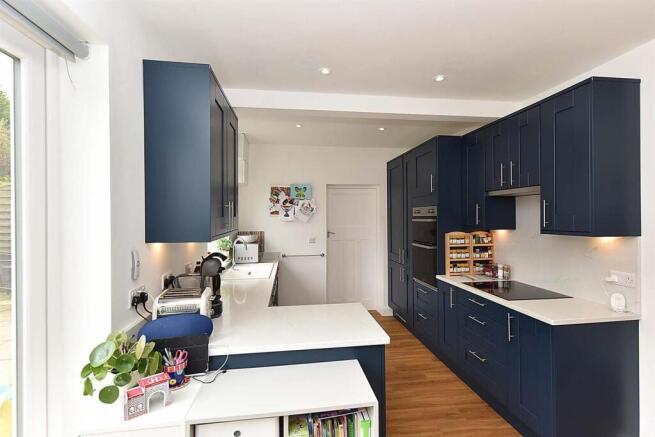 FAMILY/DINING/BREAKFAST KITCHEN