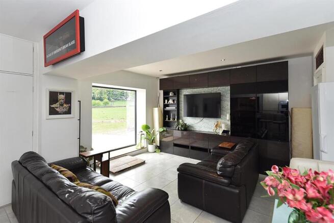 LIVING/FAMILY/KITCHEN