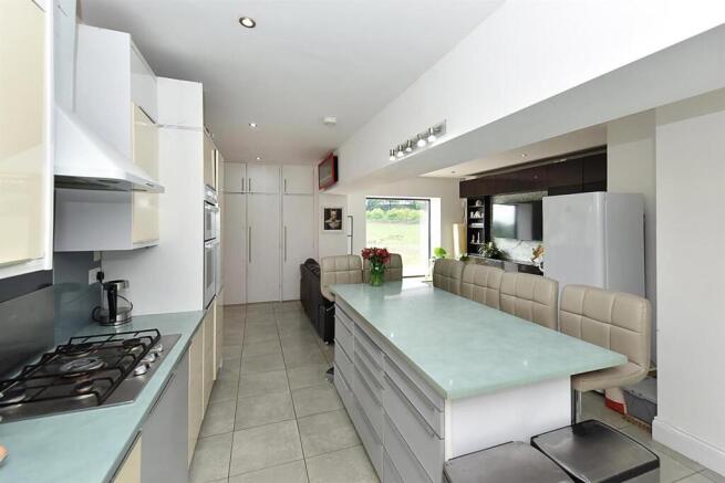 LIVING/FAMILY/KITCHEN