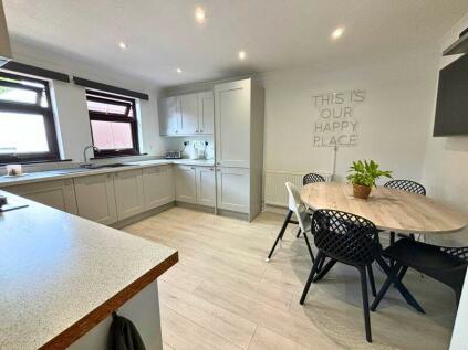 Newbury - 3 bedroom end of terrace house for sale
