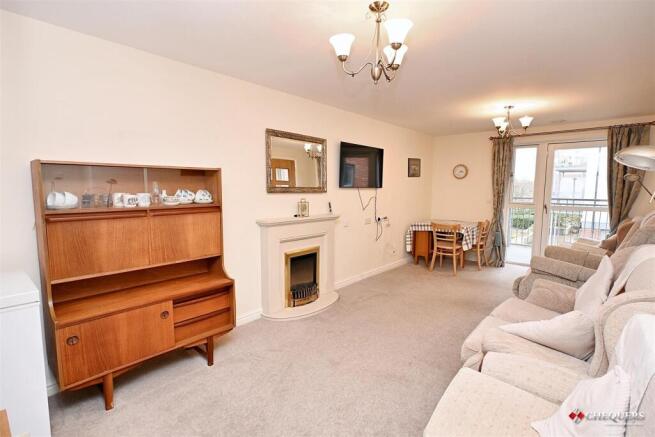 Lounge/dining room