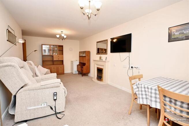 Lounge/dining room