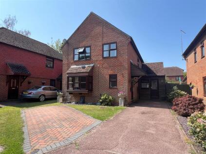 Binfields Close, Chineham, Basingstoke