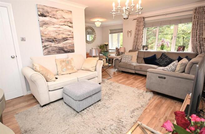 Lounge/ Dining room