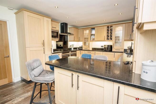 Kitchen/ Breakfast room