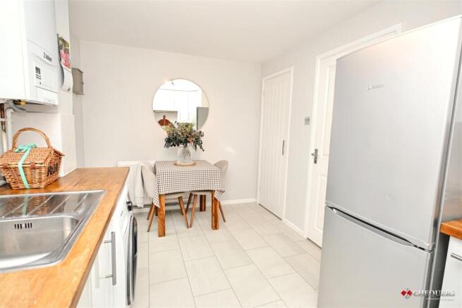 Kitchen/ Dining room