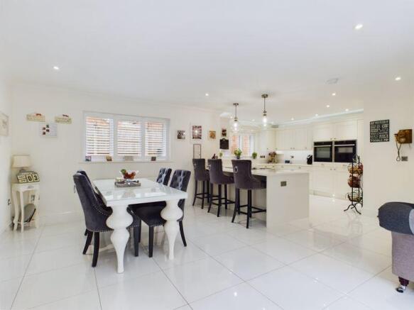 Dining Room & Kitchen