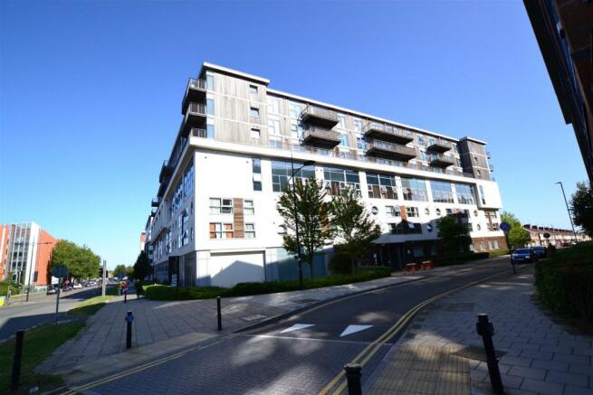 2 bedroom apartment for sale in Beckhampton Street ...