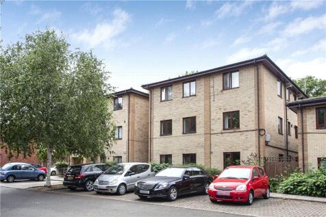 Cleeve Way, London, SW15