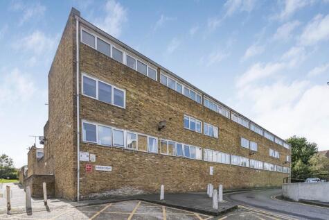 Hannay Walk, London, SW16