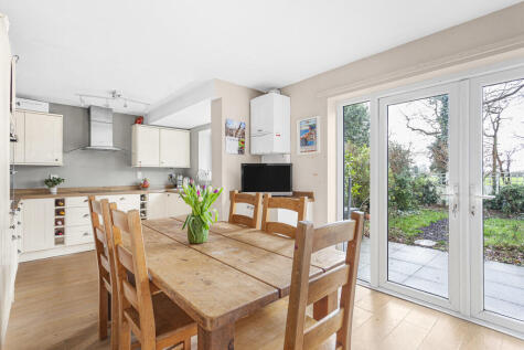 Kenton Avenue, Sunbury-on-Thames, Surrey, TW16