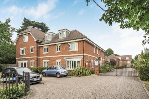 Dunnell Close, Sunbury-on-Thames, Surrey, TW16
