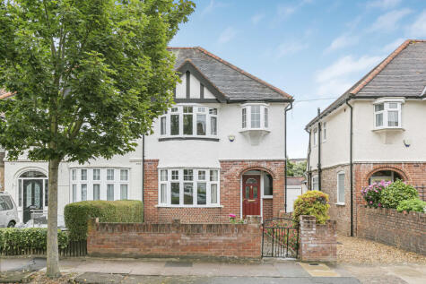 Lyncroft Gardens, Hounslow, TW3