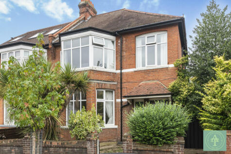 Elm Park Road, Winchmore Hill, London, N21